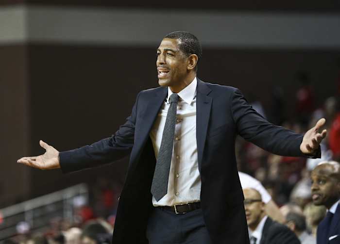 Connecticut Huskies head coach Kevin Ollie